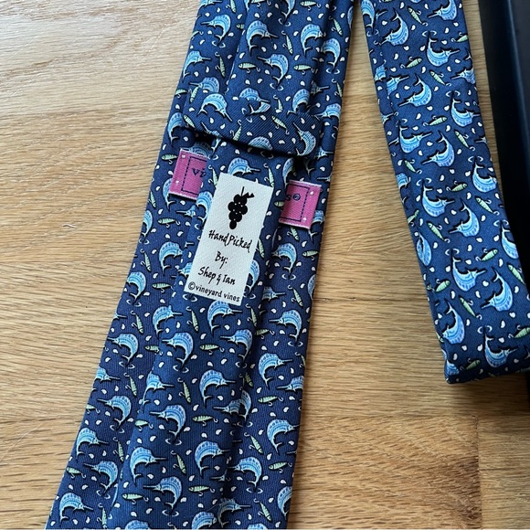 đł Vineyard Vines Boysâ Swordfish Tie - Picture 6 of 9